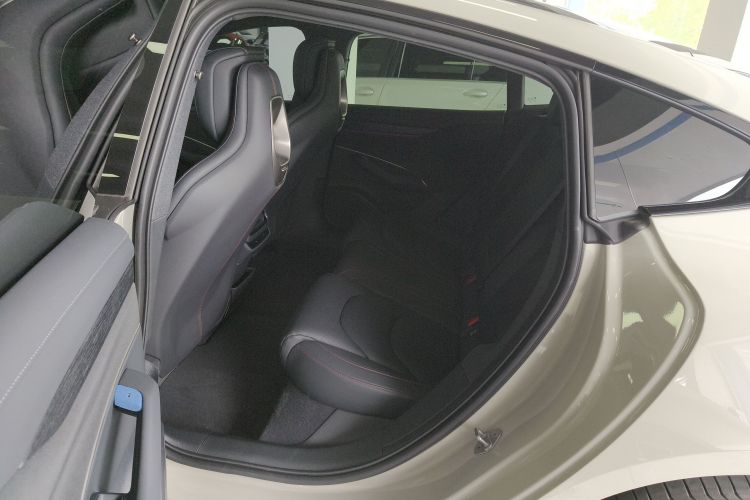 MI SU7 2025 #17 MI SU7 2025 car image #17