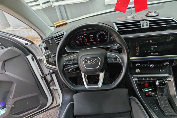 Audi Q3 2019 #12 Audi Q3 2019 car image #12