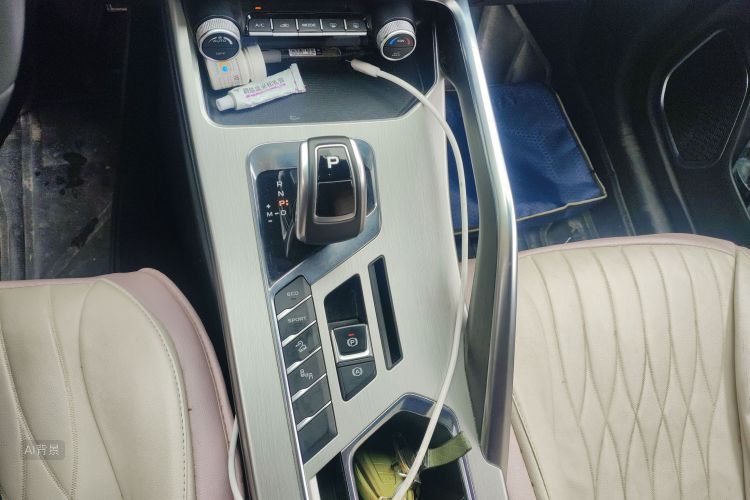 GEELY Coolray 2021 car image #16