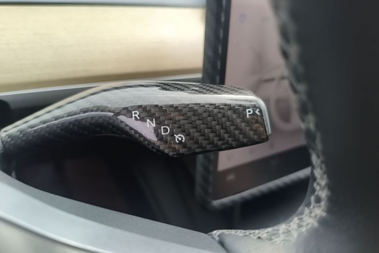 Tesla Model Y 2023 car image #14