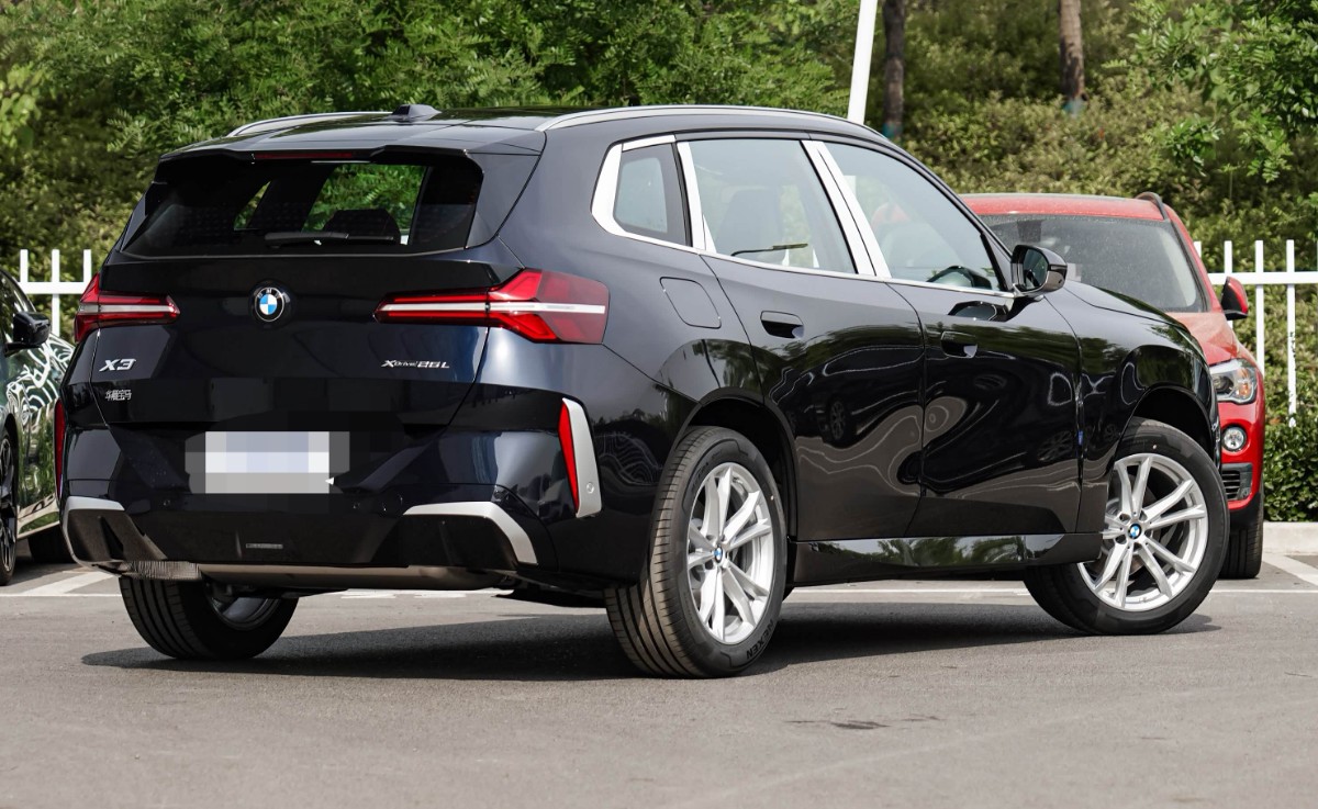 BMW X3 2025 #2 BMW X3 2025 car image #2
