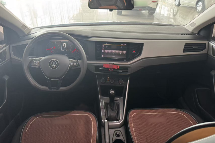 Volkswagen Polo 2021 car image #11