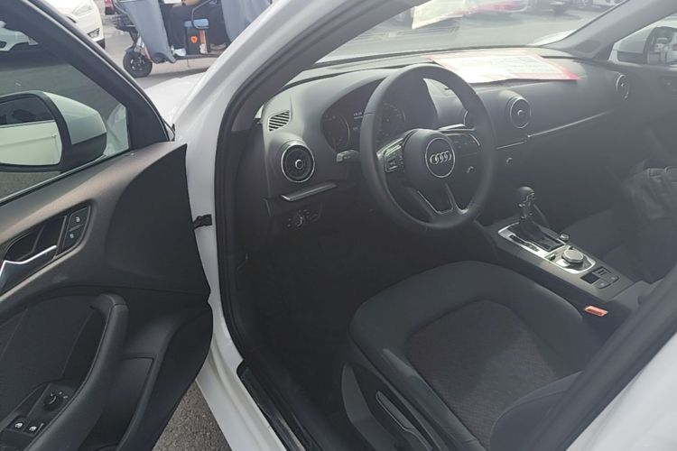 Audi A3 2019 car image #16