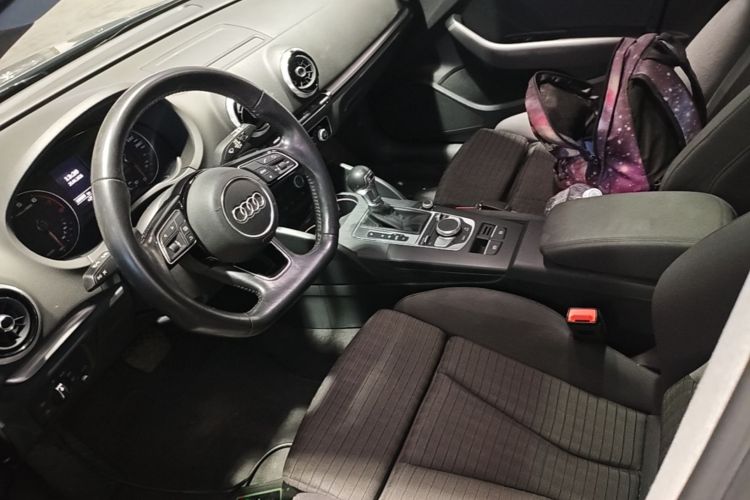 Audi A3 2018 immagine di auto #15