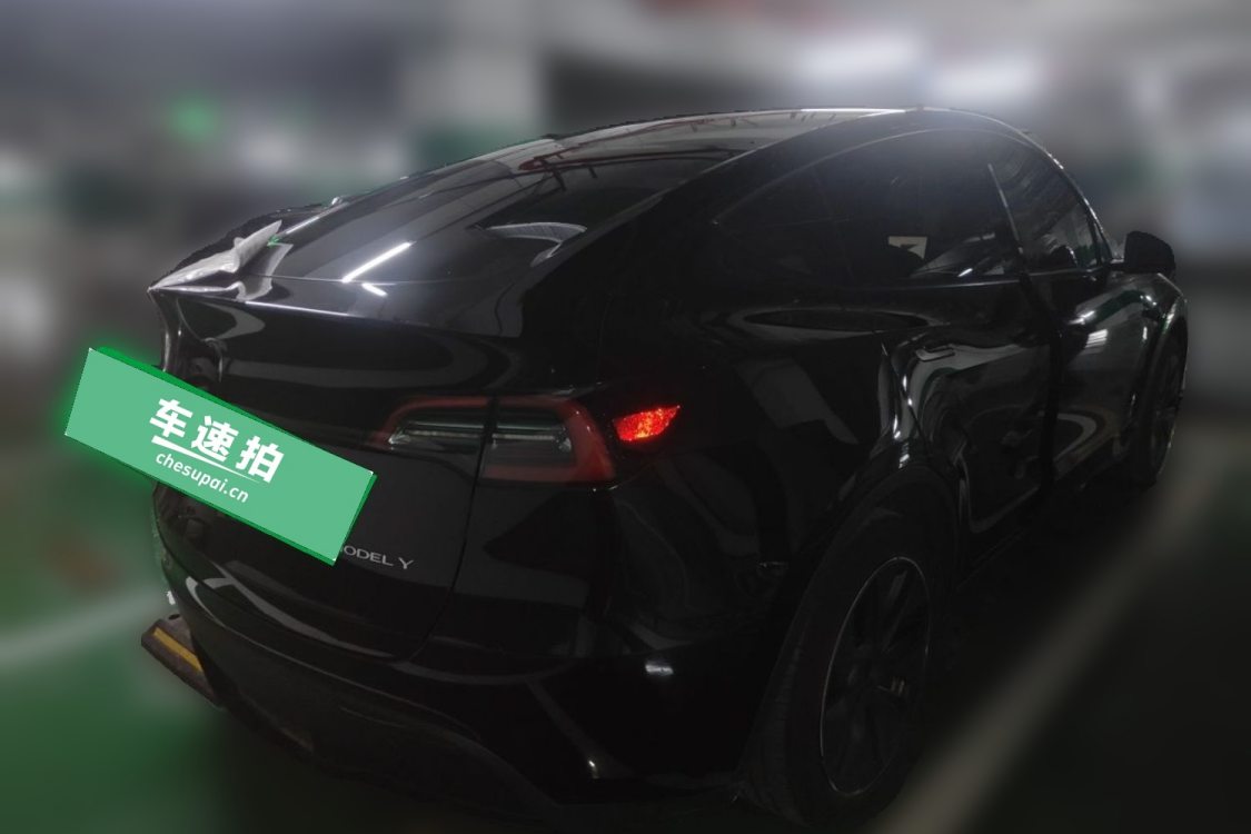 Tesla Model Y 2024 #4 Tesla Model Y 2024 car image #4