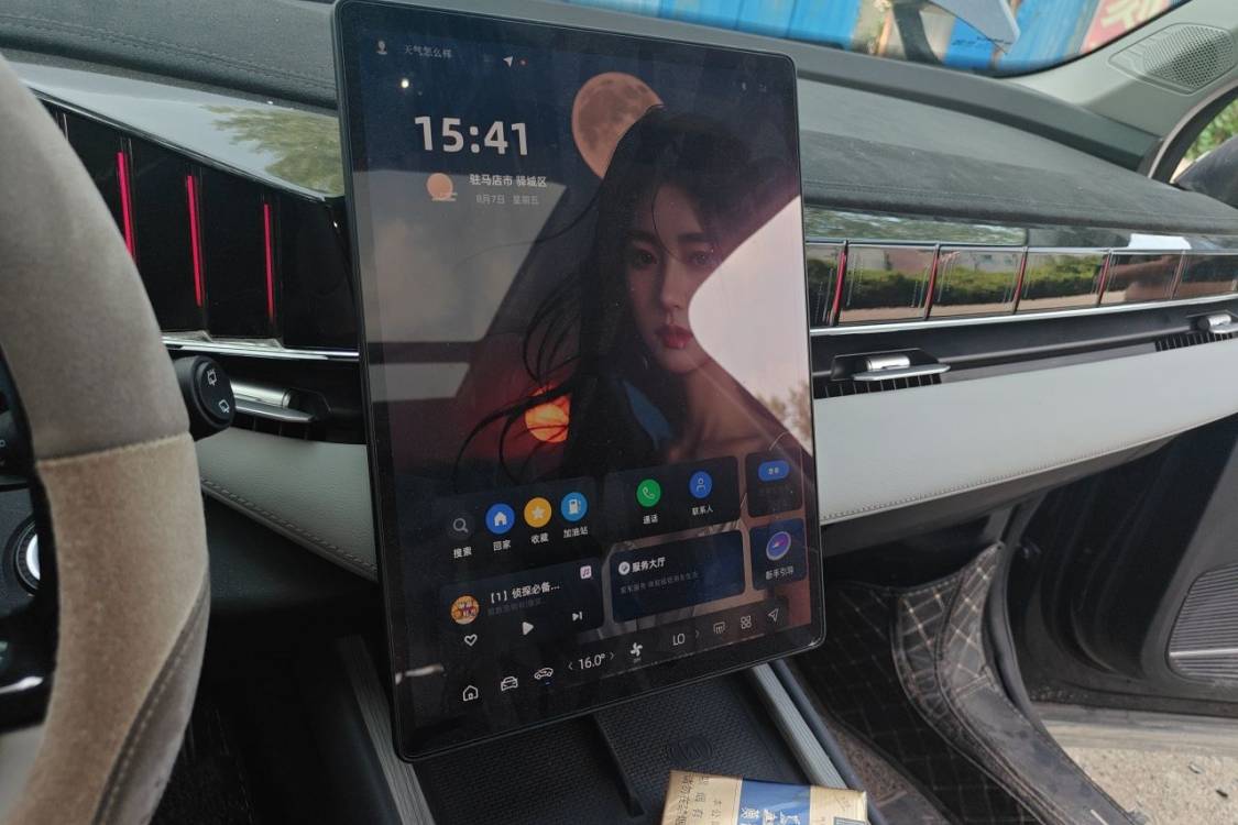 GEELY Boyue L 2025 car image #28
