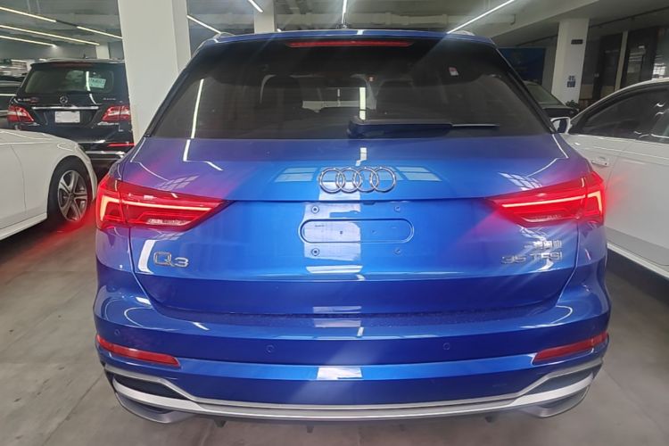 Audi Q3 2021 car image #6