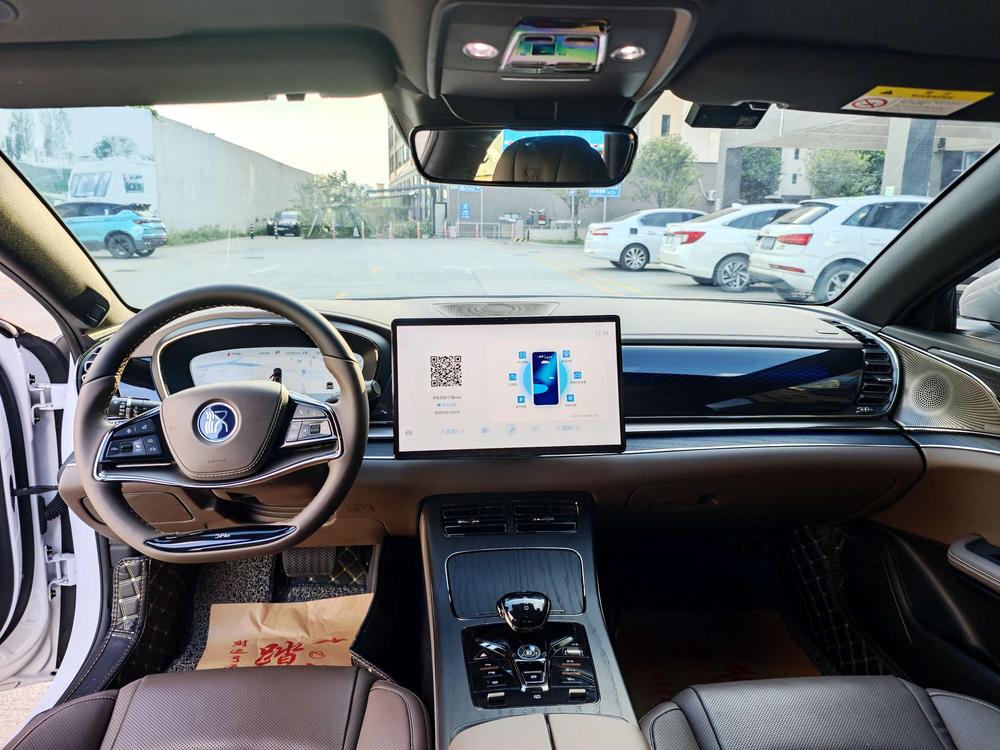 BYD Han 2022 car image #12