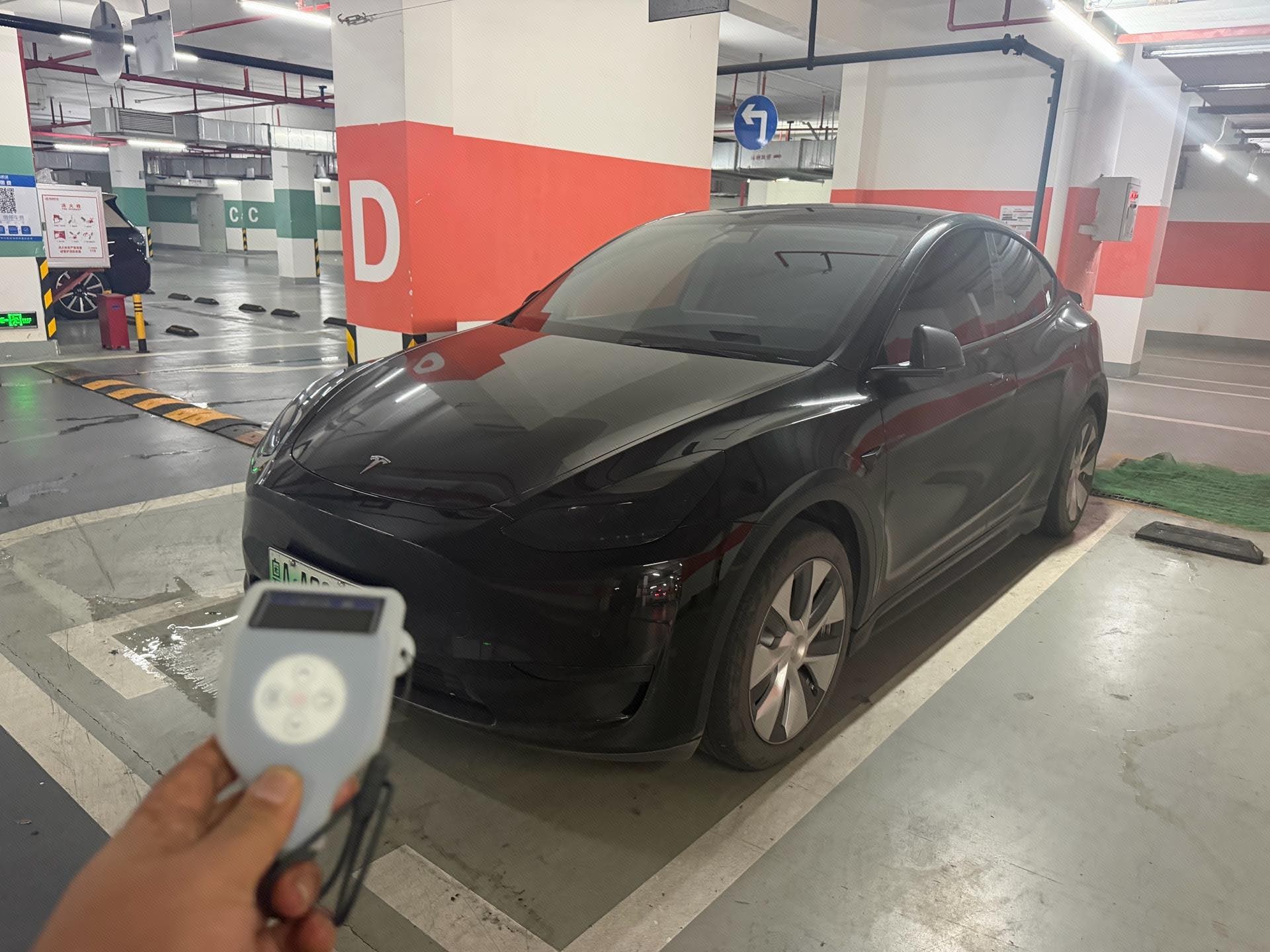 Tesla Model Y 2023 Tesla Model Y 2023 car image