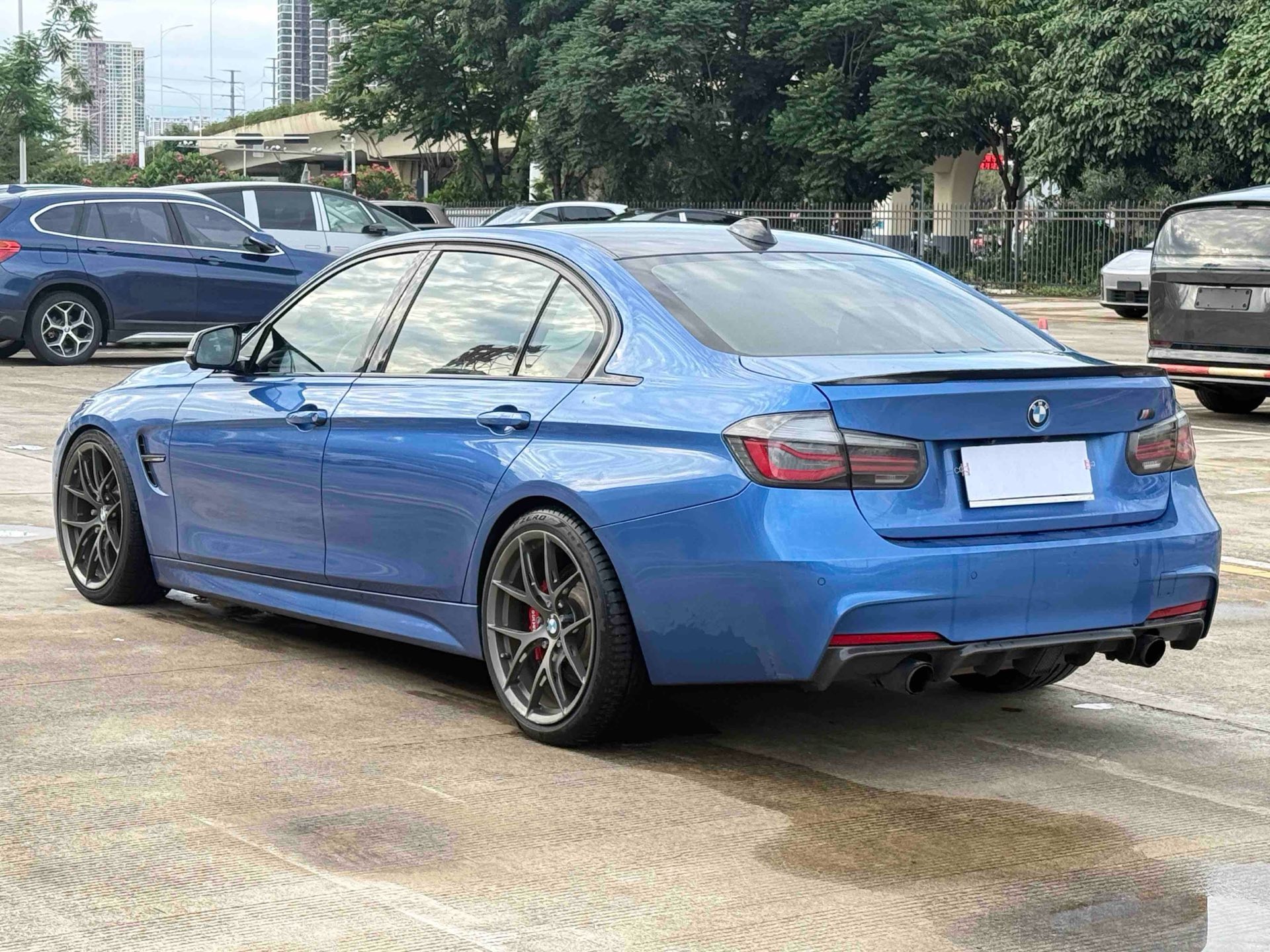 BMW 3 Series 2018 car image #5
