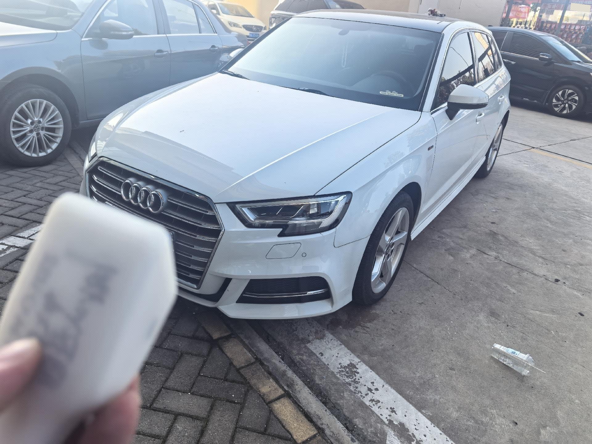 2020 immagine di auto 