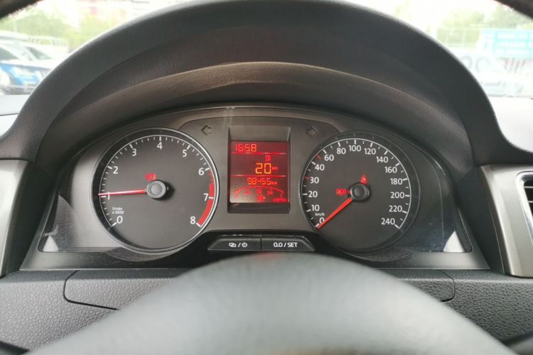 Volkswagen Santana 2016 car image #12
