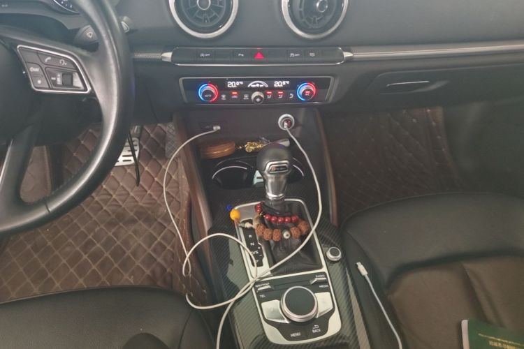 Audi A3 2019 car image #14