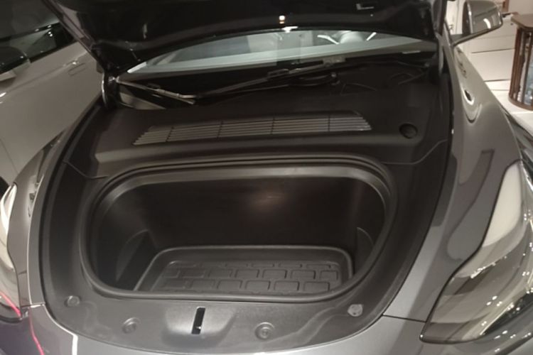 Tesla Model Y 2021 #20 Tesla Model Y 2021 car image #20