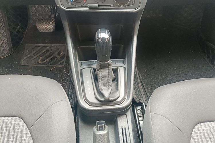 Volkswagen Santana 2022 car image #18
