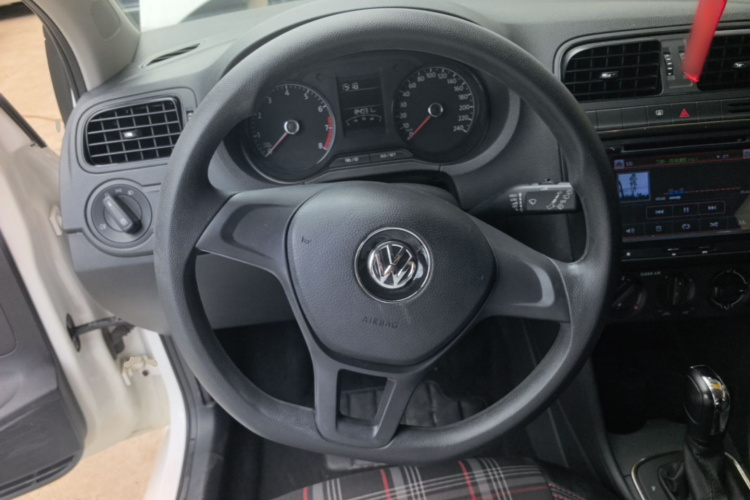Volkswagen Polo 2017 #11 Volkswagen Polo 2017 car image #11