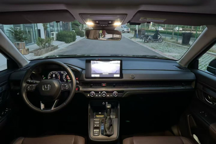 2023 car image #10