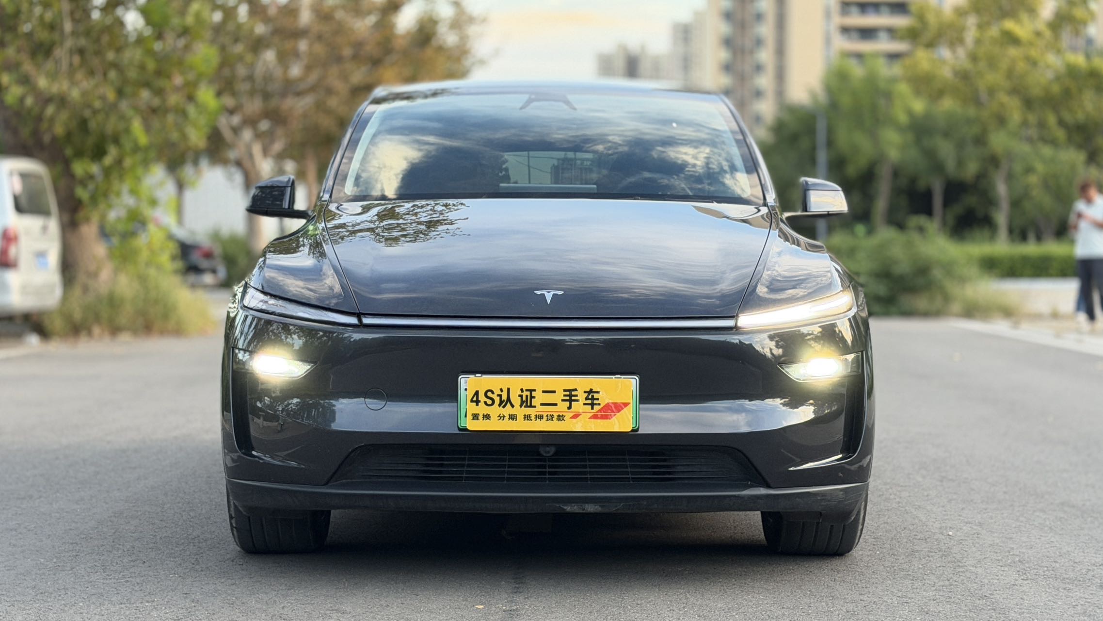 Tesla Model Y 2025 immagine di auto #4
