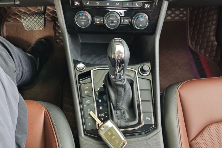 Volkswagen Lavida 2019 car image #14