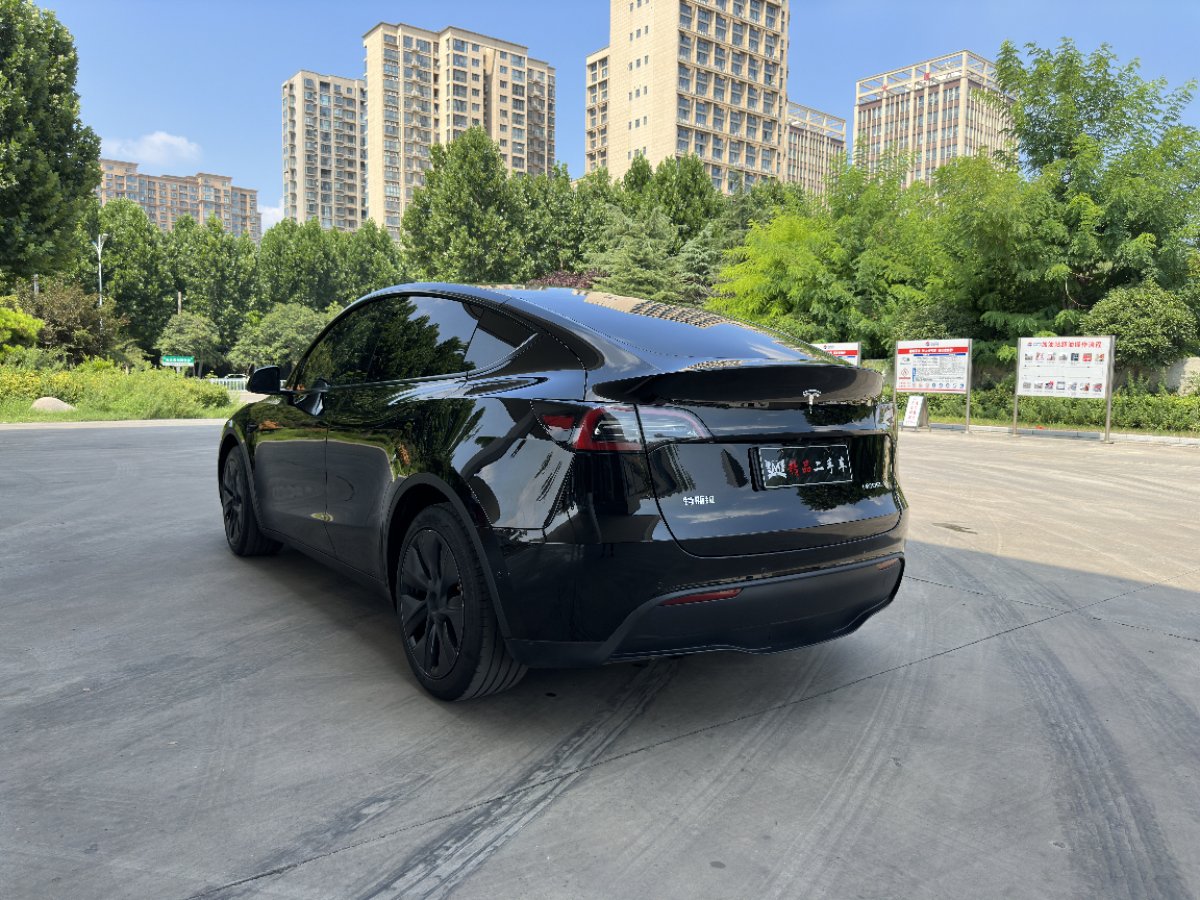 Tesla Model Y 2024 immagine di auto #7