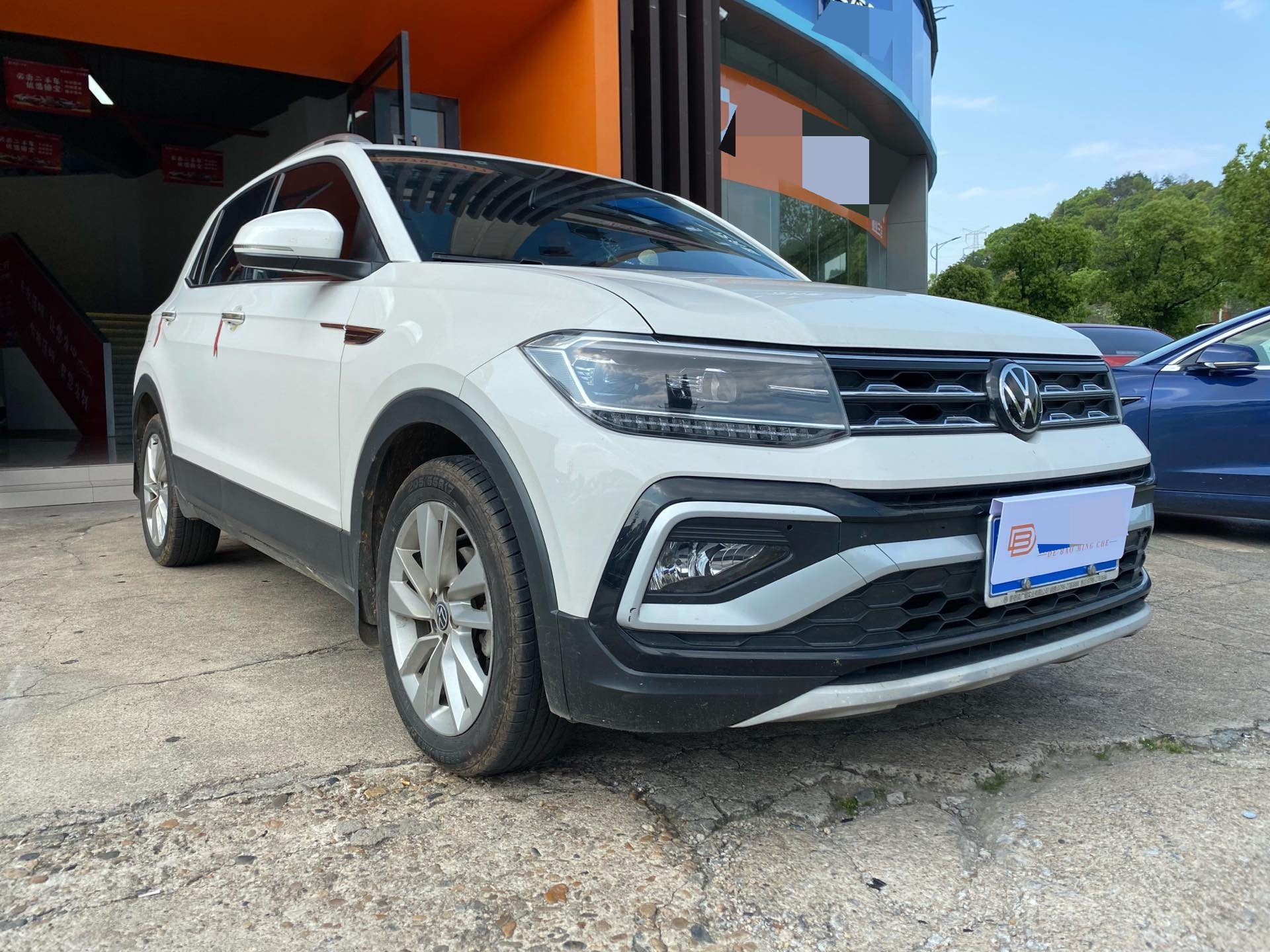 Volkswagen T-Cross 2021 car image #2