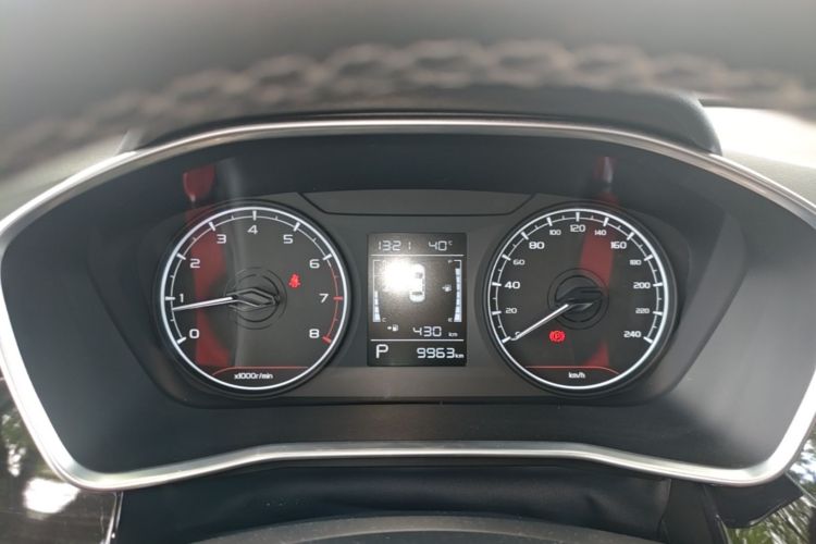 GEELY Coolray 2025 car image #12