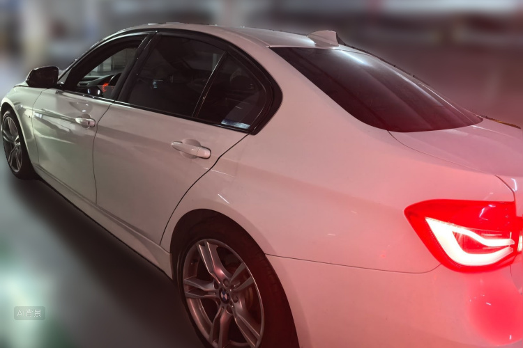 BMW 3 Series 2018 car image #5