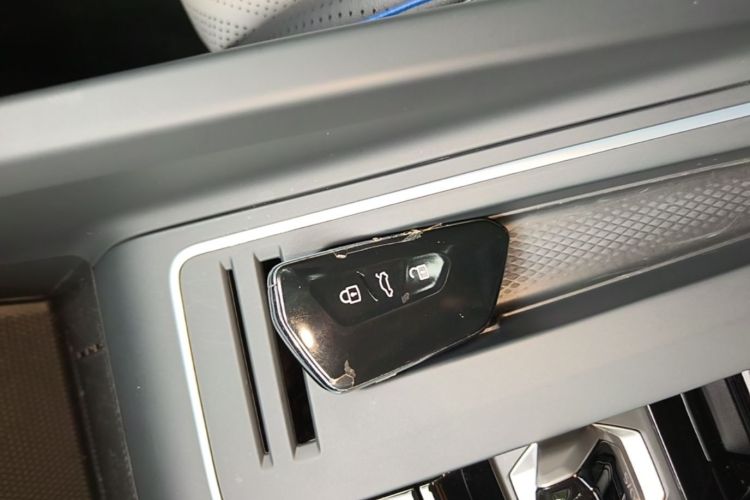 Volkswagen Golf 2024 car image #9