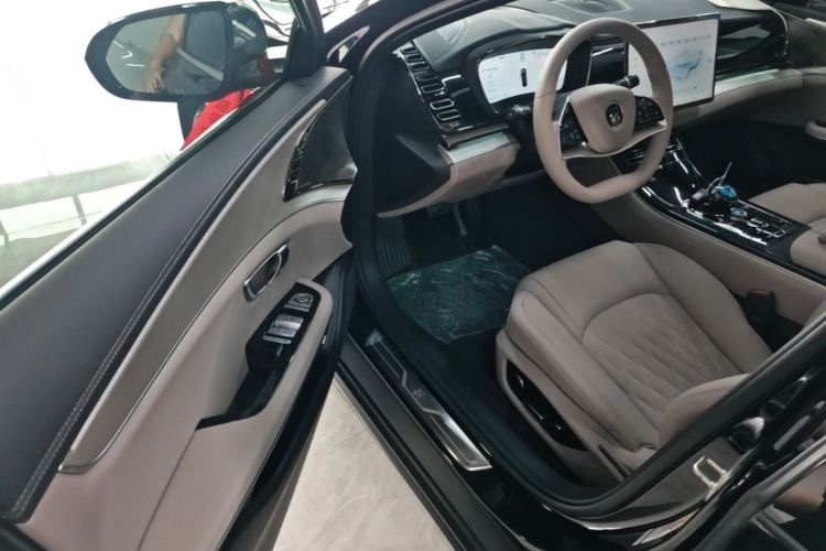BYD Han 2025 car image #16