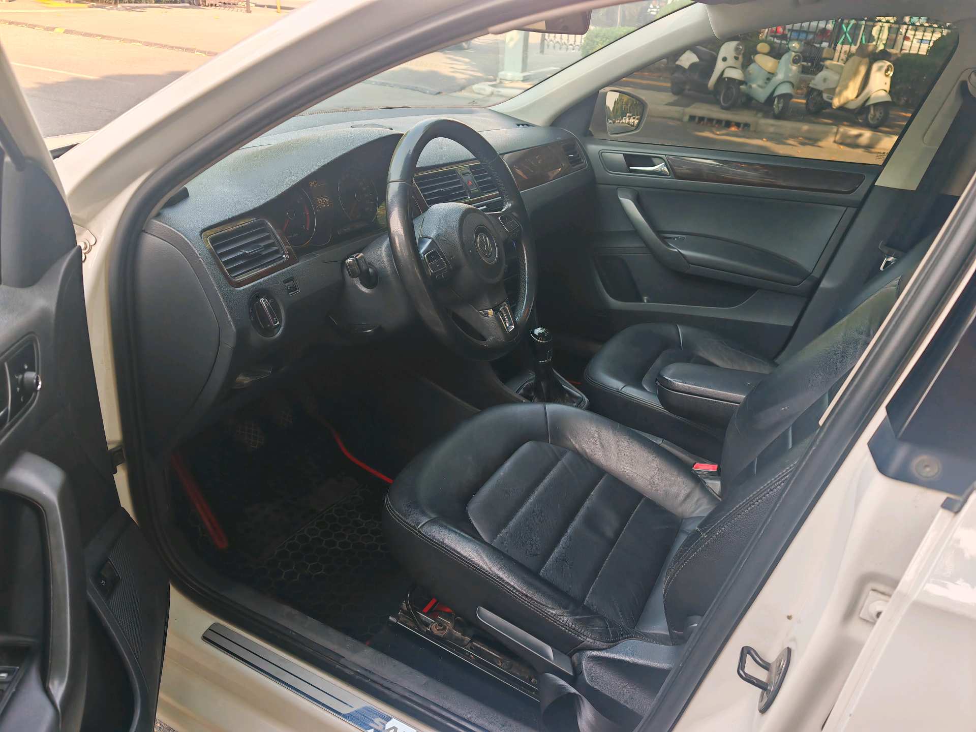 Volkswagen Santana 2014 car image #12