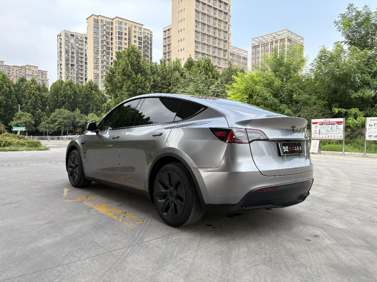 Tesla Model Y 2024 #7 Tesla Model Y 2024 immagine di auto #7