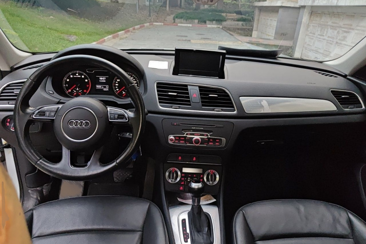 Audi Q3 2014 car image #12