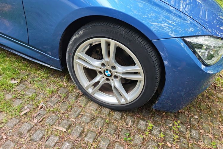 BMW 3 Series 2017 car image #9