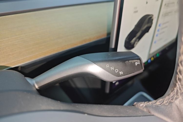 Tesla Model Y 2021 immagine di auto #14