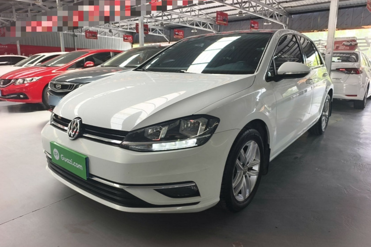 Volkswagen Golf 2019 car image #2