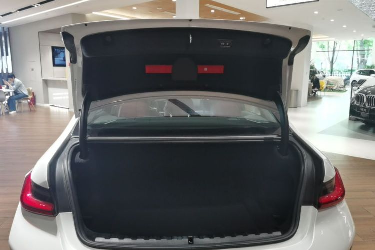 BMW 3 Series 2024 #21 BMW 3 Series 2024 car image #21