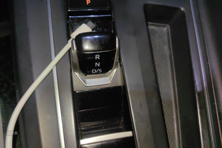 Volkswagen Golf 2021 car image #16