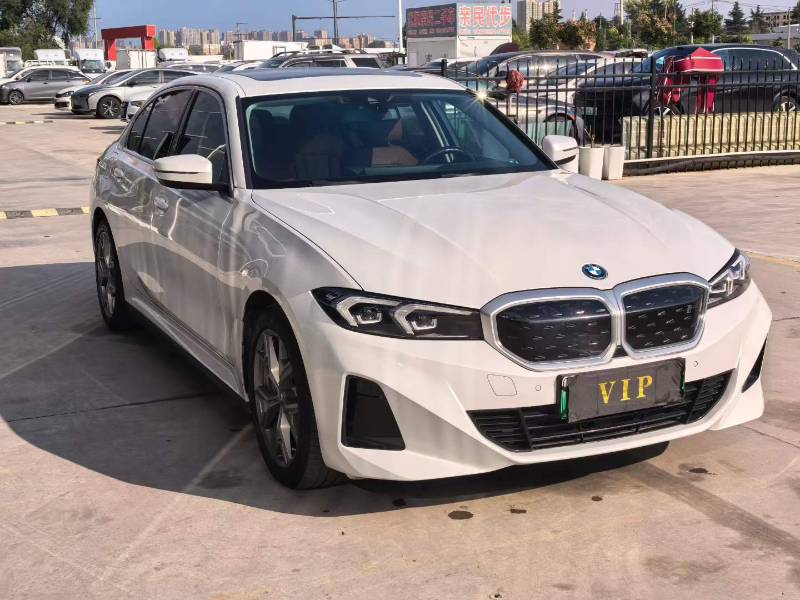 BMW i3 2023 immagine di auto #3