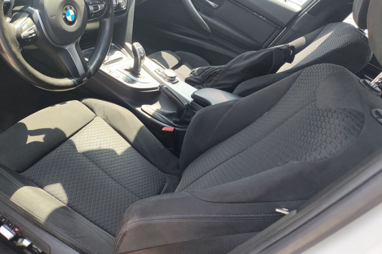 BMW 3 Series 2016 صورة سيارة #19