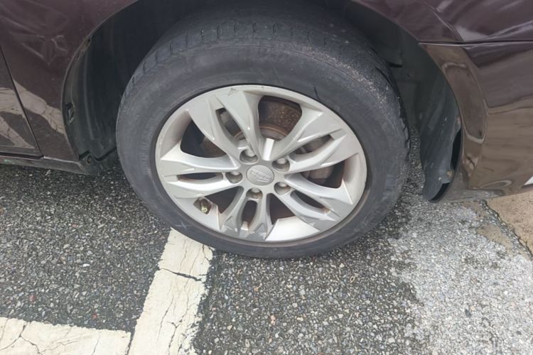 GEELY Emgrand 2016 car image #9