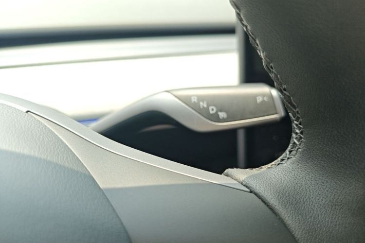 Tesla Model Y 2024 #14 Tesla Model Y 2024 car image #14