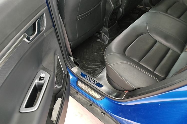 GEELY Emgrand GS 2016 car image #17