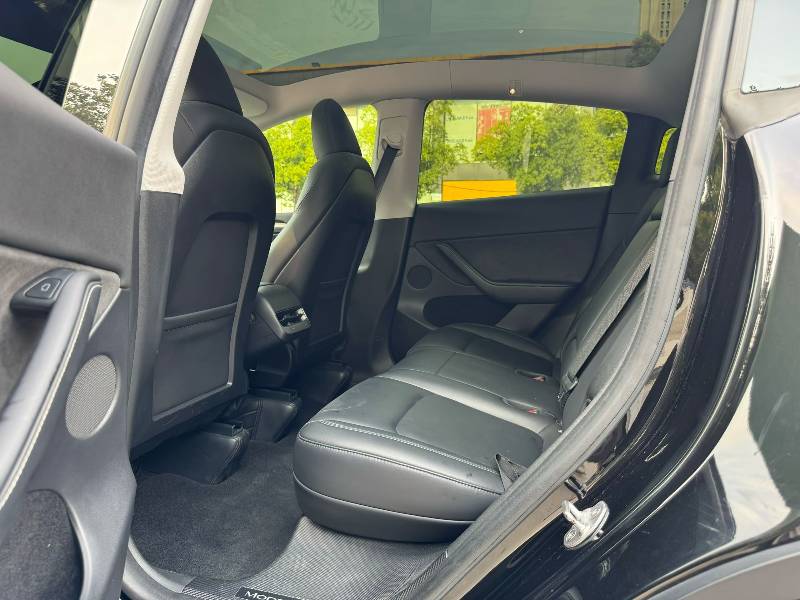 Tesla Model Y 2023 car image #8