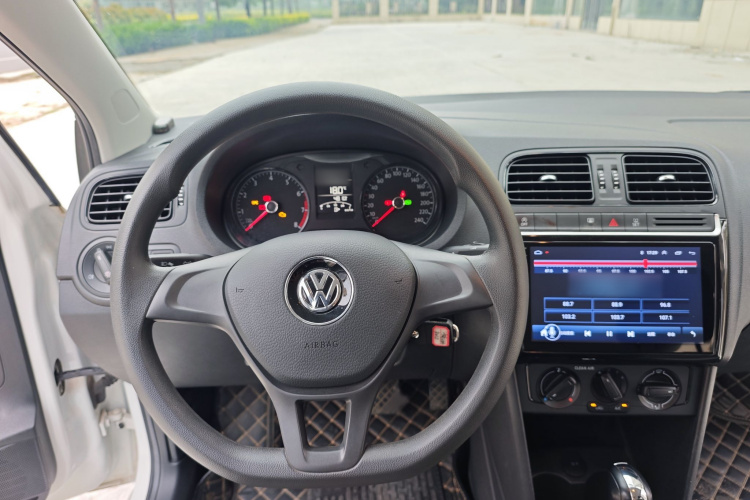 Volkswagen Polo 2019 #17 Volkswagen Polo 2019 car image #17