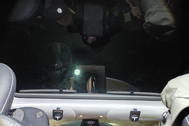 Tesla Model Y 2022 immagine di auto #20