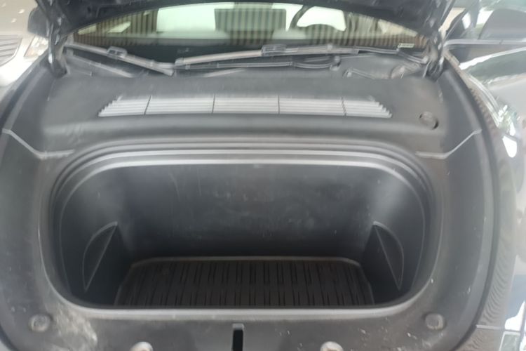 Tesla Model Y 2023 #20 Tesla Model Y 2023 car image #20