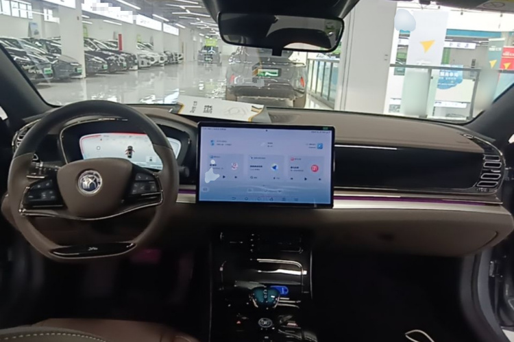 BYD Han 2023 car image #10