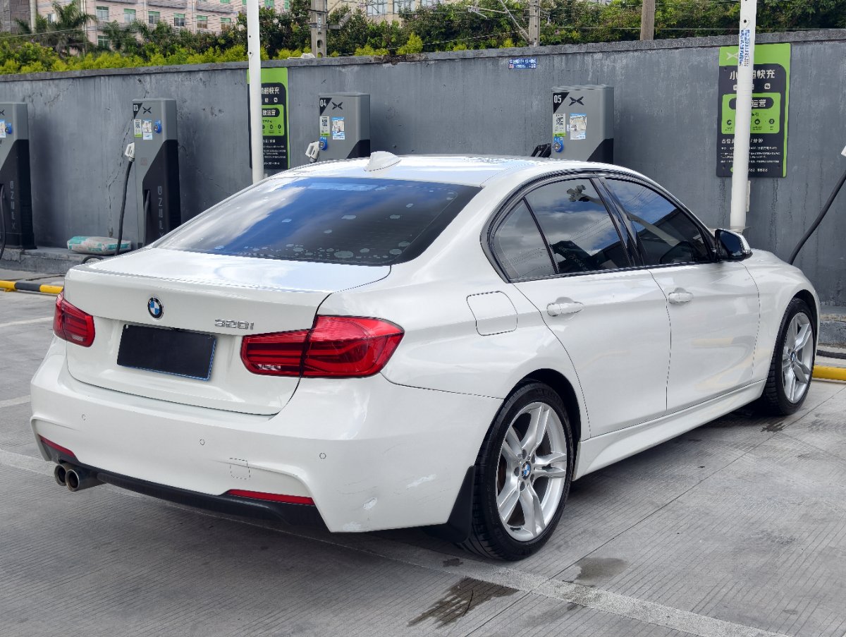 BMW 3 Series 2018 #9 BMW 3 Series 2018 car image #9