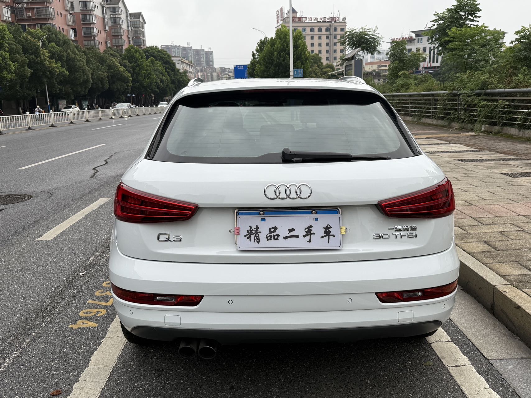 Audi Q3 2018 car image #4