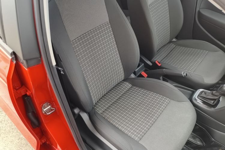 Volkswagen Polo 2019 car image #24